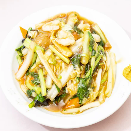 【横須賀】両面パリパリ、中はしっとり。創業50年「上海亭」の五目焼きそば